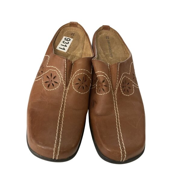 Naturalizer Womens size 7.5 Leather Slip-On Shoes With Floral Cutout - Picture 3 of 6